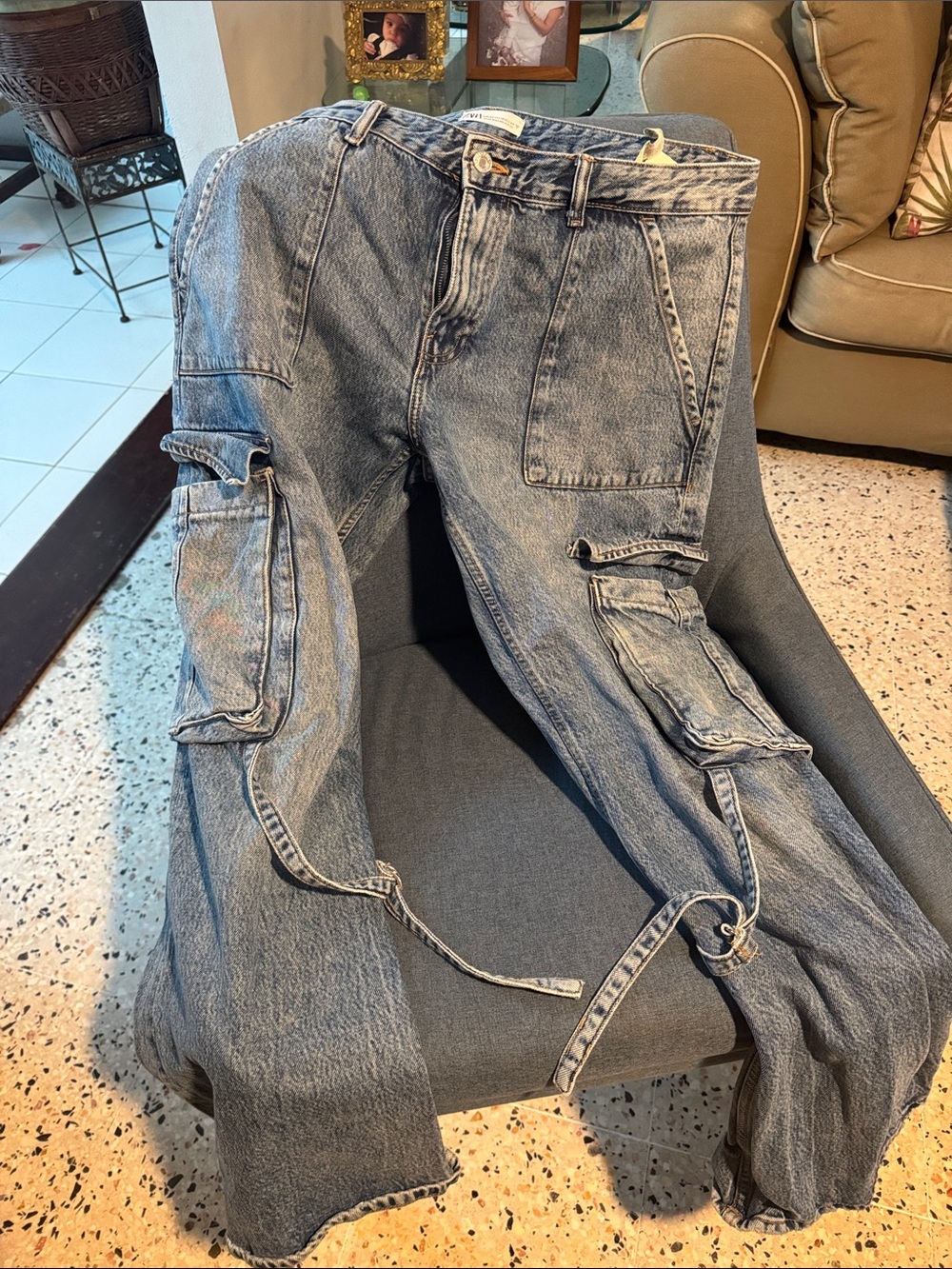 Zara Washed Gray Men's Cargo Jeans with Utility Pockets